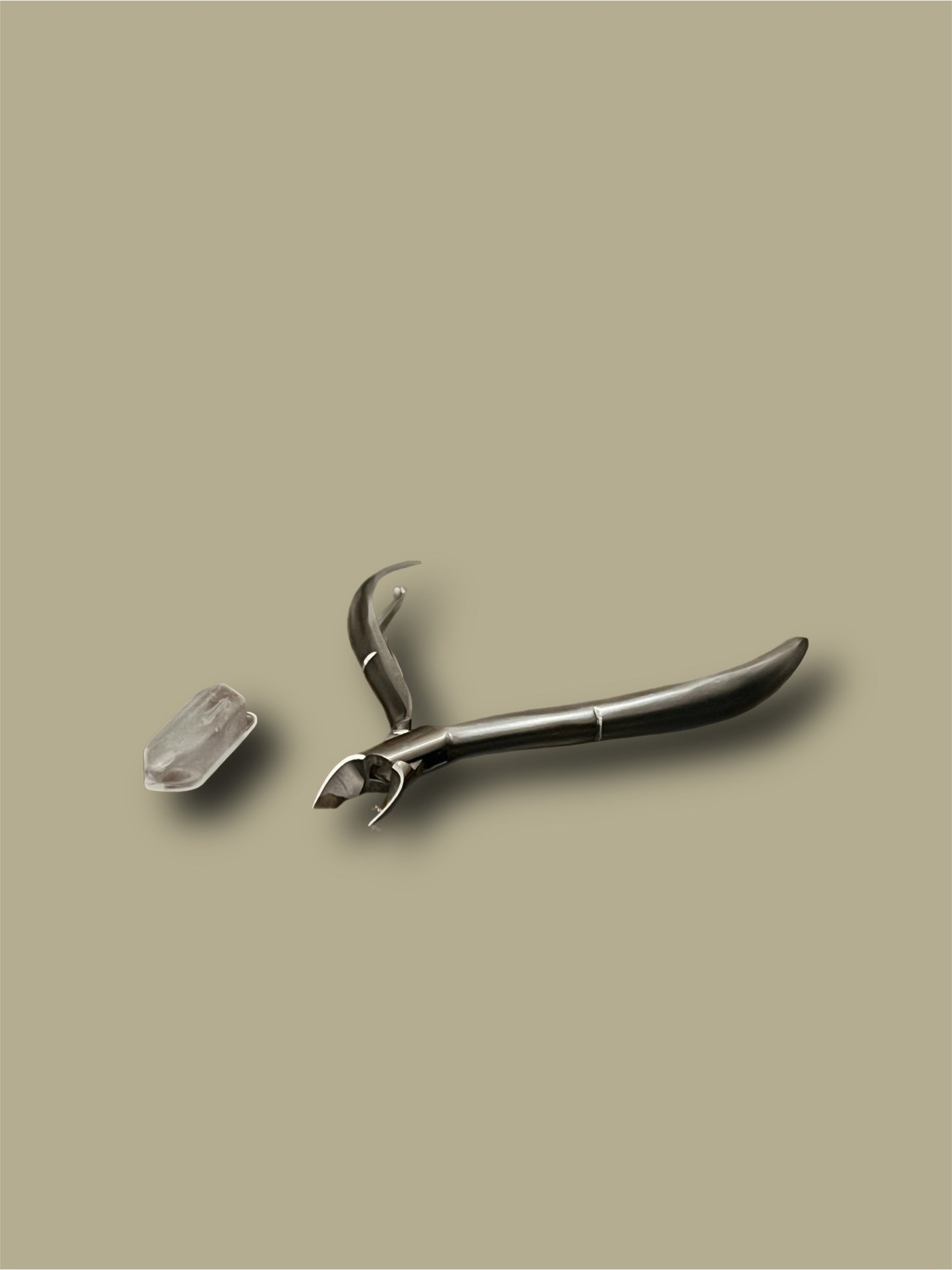 1/4 Jaw Cuticle Nippers ( very sharp )